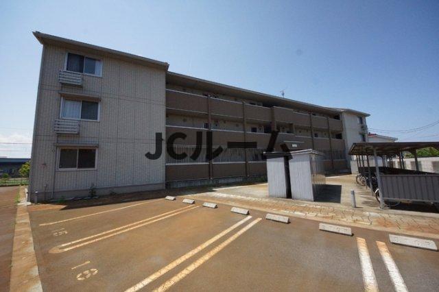 柏崎駅よりバス5分 徒歩8分 築14年3ヶ月 3階建の賃貸物件