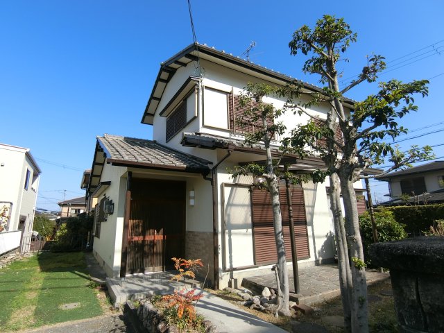 熊取駅よりバス10分 徒歩1分 築45年6ヶ月 2階建の賃貸物件