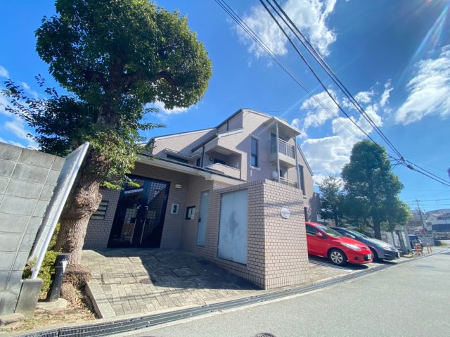 豊中駅より徒歩8分 築35年4ヶ月 3階建の賃貸物件