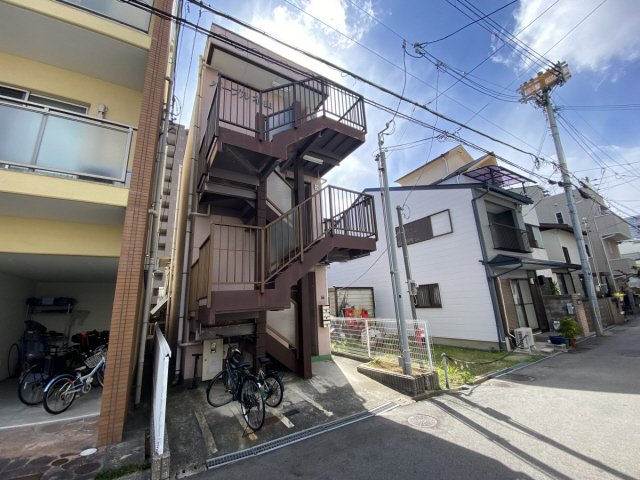 摂津本山駅より徒歩7分 築29年5ヶ月 3階建の賃貸物件