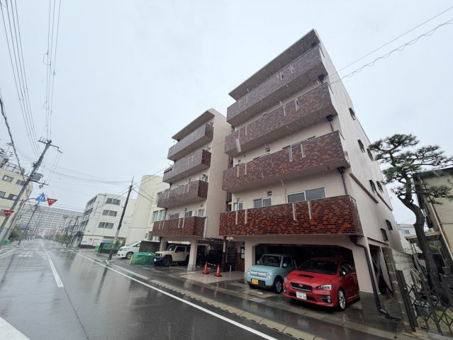 甲子園駅よりバス10分 築56年5ヶ月 5階建の賃貸物件