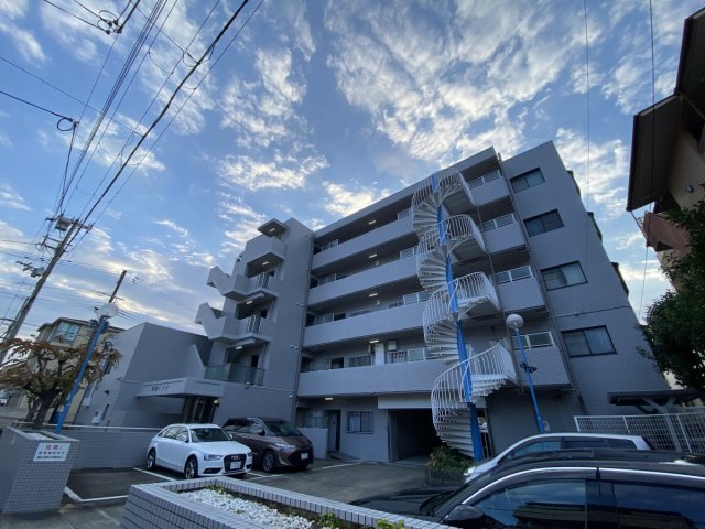 摂津本山駅より徒歩4分 築37年4ヶ月 5階建の賃貸物件