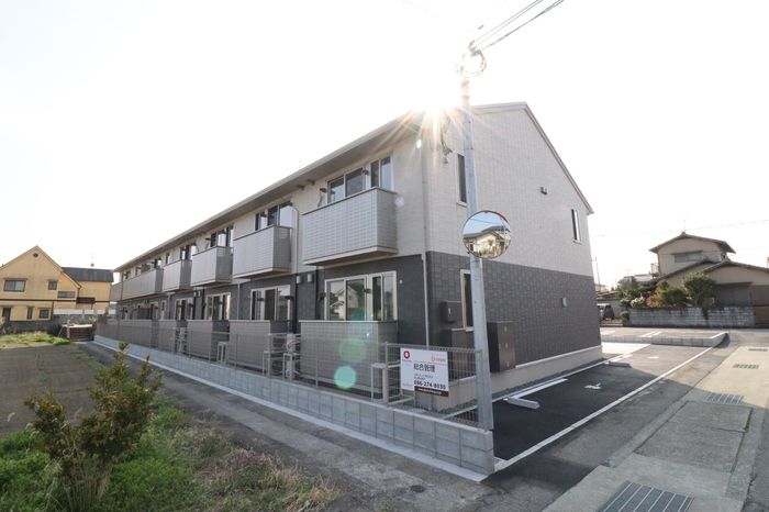 大富駅よりバス29分 徒歩50分 築3年8ヶ月 2階建の賃貸物件