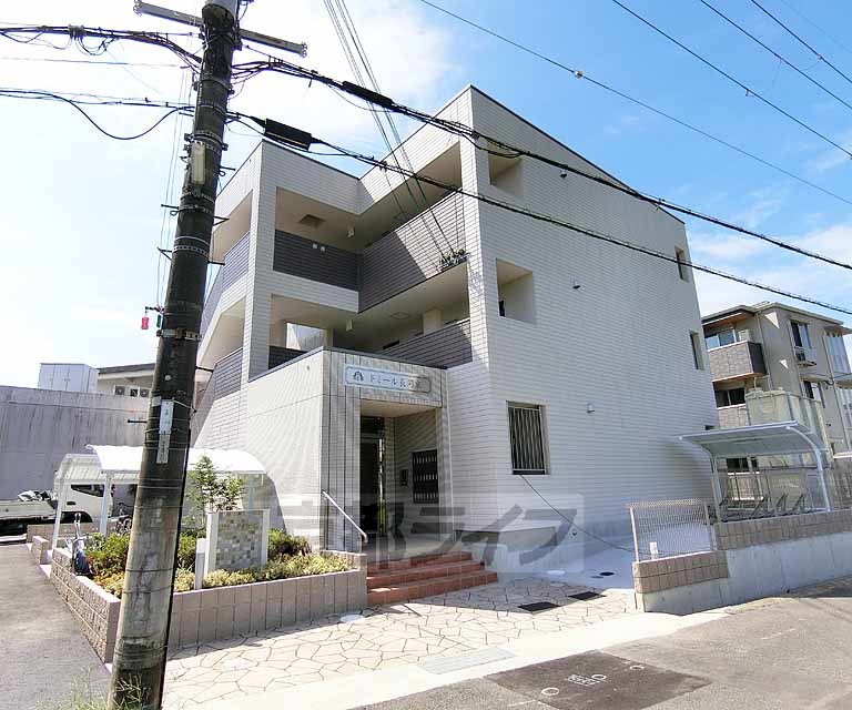京都府長岡京市神足3丁目の賃貸アパートの外観