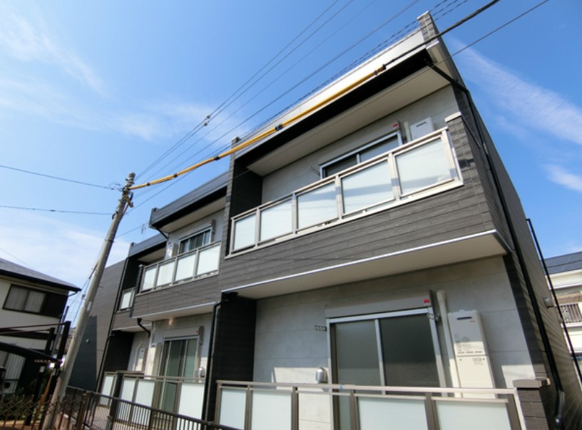 上尾駅より徒歩9分 築8年8ヶ月 2階建の賃貸物件