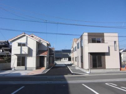 松山市駅よりバス20分 徒歩4分 築13年3ヶ月 2階建の賃貸物件