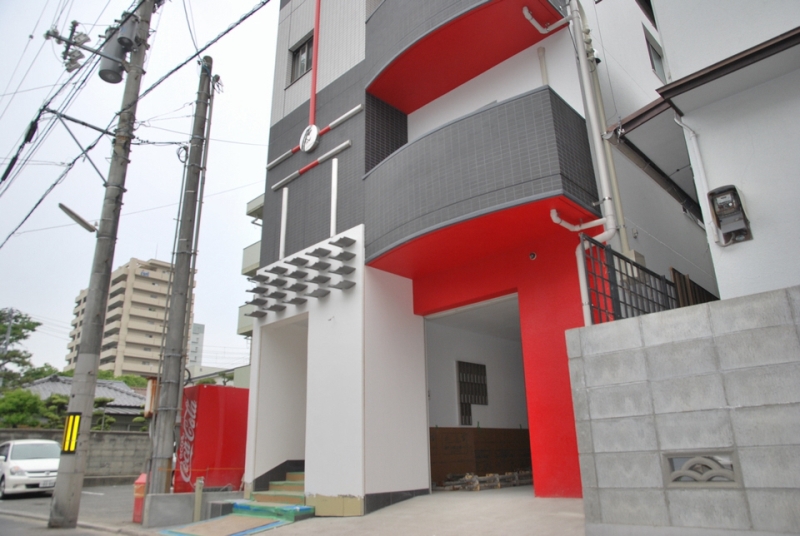 本町三丁目駅より徒歩3分 築14年3ヶ月 4階建の賃貸物件
