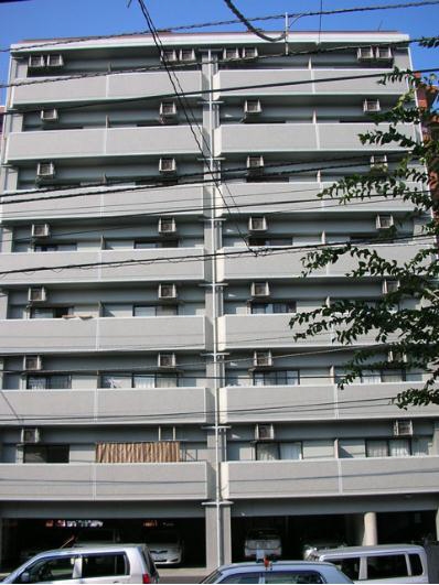 大手町駅より徒歩7分 築23年2ヶ月 8階建の賃貸物件