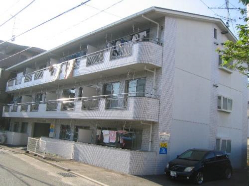 道後温泉駅より徒歩9分 築36年2ヶ月 3階建の賃貸物件