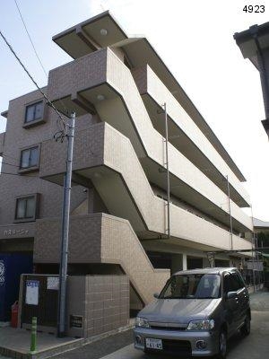 石手川公園駅より徒歩11分 築23年8ヶ月 4階建の賃貸物件