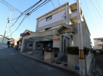 道後温泉駅より徒歩9分 築36年2ヶ月 3階建の賃貸物件