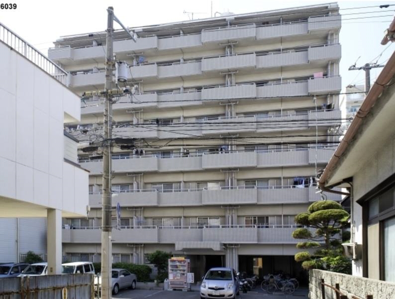 本町三丁目駅より徒歩3分 築40年2ヶ月 8階建の賃貸物件