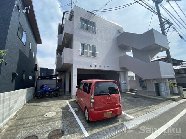 三津浜駅より徒歩7分 築40年11ヶ月 3階建の賃貸物件