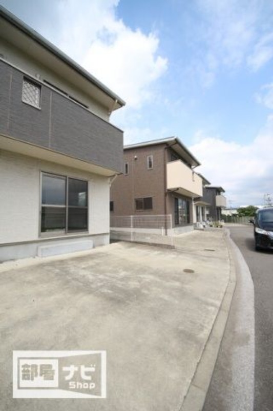 横河原駅より徒歩8分 築13年5ヶ月 2階建の賃貸物件