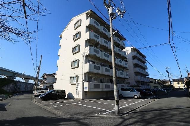市坪駅より徒歩20分 築35年3ヶ月 5階建の賃貸物件