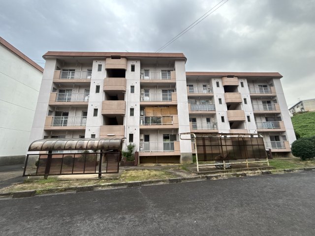 三郷駅より徒歩5分 築45年11ヶ月 4階建の賃貸物件