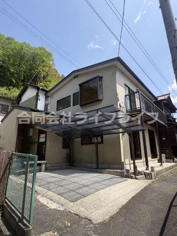 吉野神宮駅より徒歩17分 築19年4ヶ月 2階建の賃貸物件