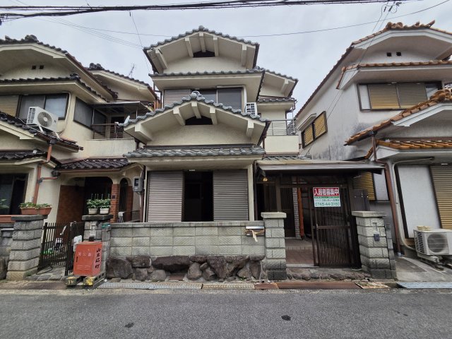 三輪駅より徒歩19分 築42年6ヶ月 2階建の賃貸物件