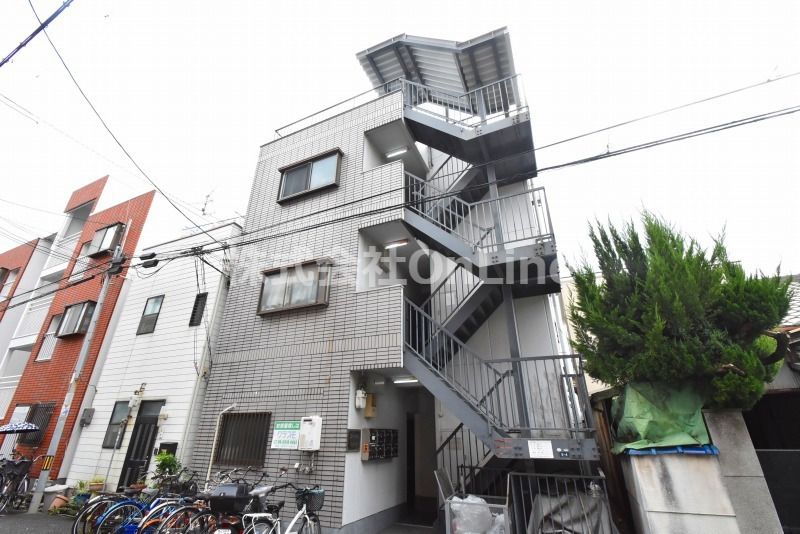 長瀬駅より徒歩8分 築37年5ヶ月 3階建の賃貸物件