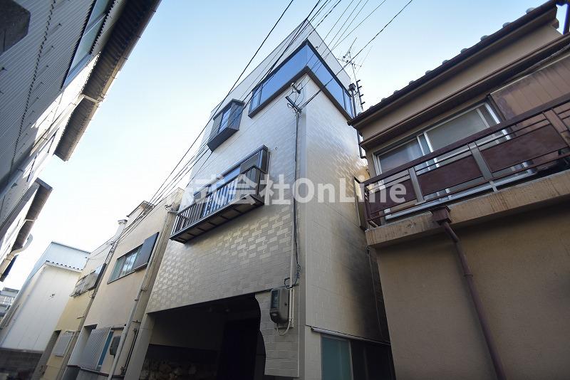 加美駅より徒歩15分 築52年6ヶ月 3階建の賃貸物件