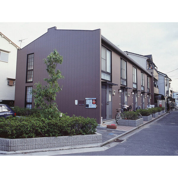 高安駅より徒歩6分 築26年4ヶ月 2階建の賃貸物件