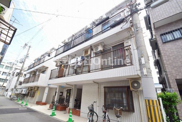 八戸ノ里駅より徒歩18分 築37年1ヶ月 3階建の賃貸物件