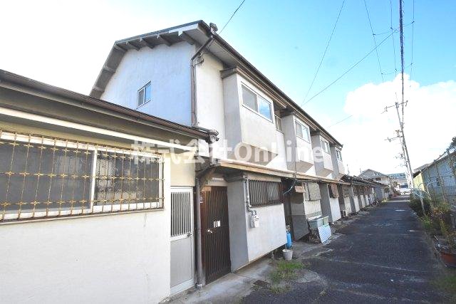 八尾駅より徒歩6分 築65年9ヶ月 2階建の賃貸物件