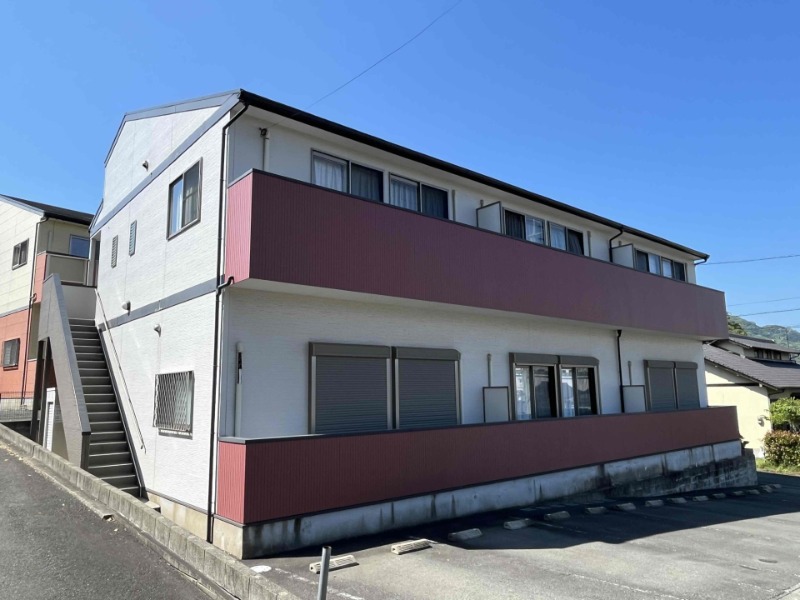 教育大前駅より徒歩15分 築16年10ヶ月 2階建の賃貸物件