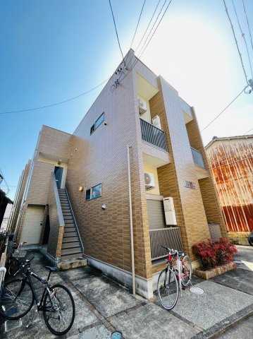 尼ケ坂駅より徒歩10分 築18年9ヶ月 2階建の賃貸物件