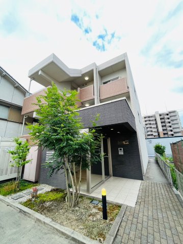 上飯田駅より徒歩16分 築14年5ヶ月 3階建の賃貸物件