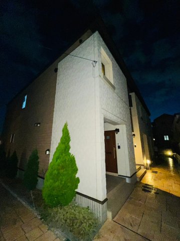 神沢駅より徒歩5分 築8年8ヶ月 2階建の賃貸物件