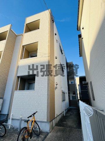 平安通駅より徒歩12分 築7年6ヶ月 3階建の賃貸物件