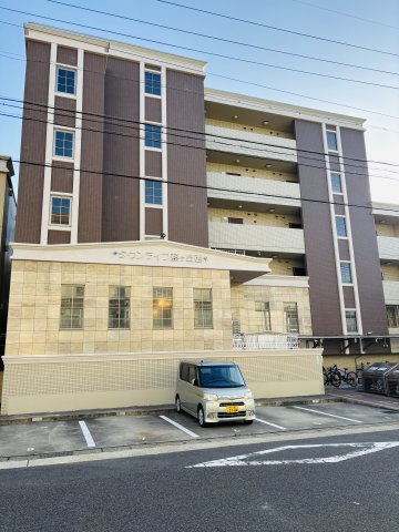 藤が丘駅より徒歩8分 築16年5ヶ月 5階建の賃貸物件