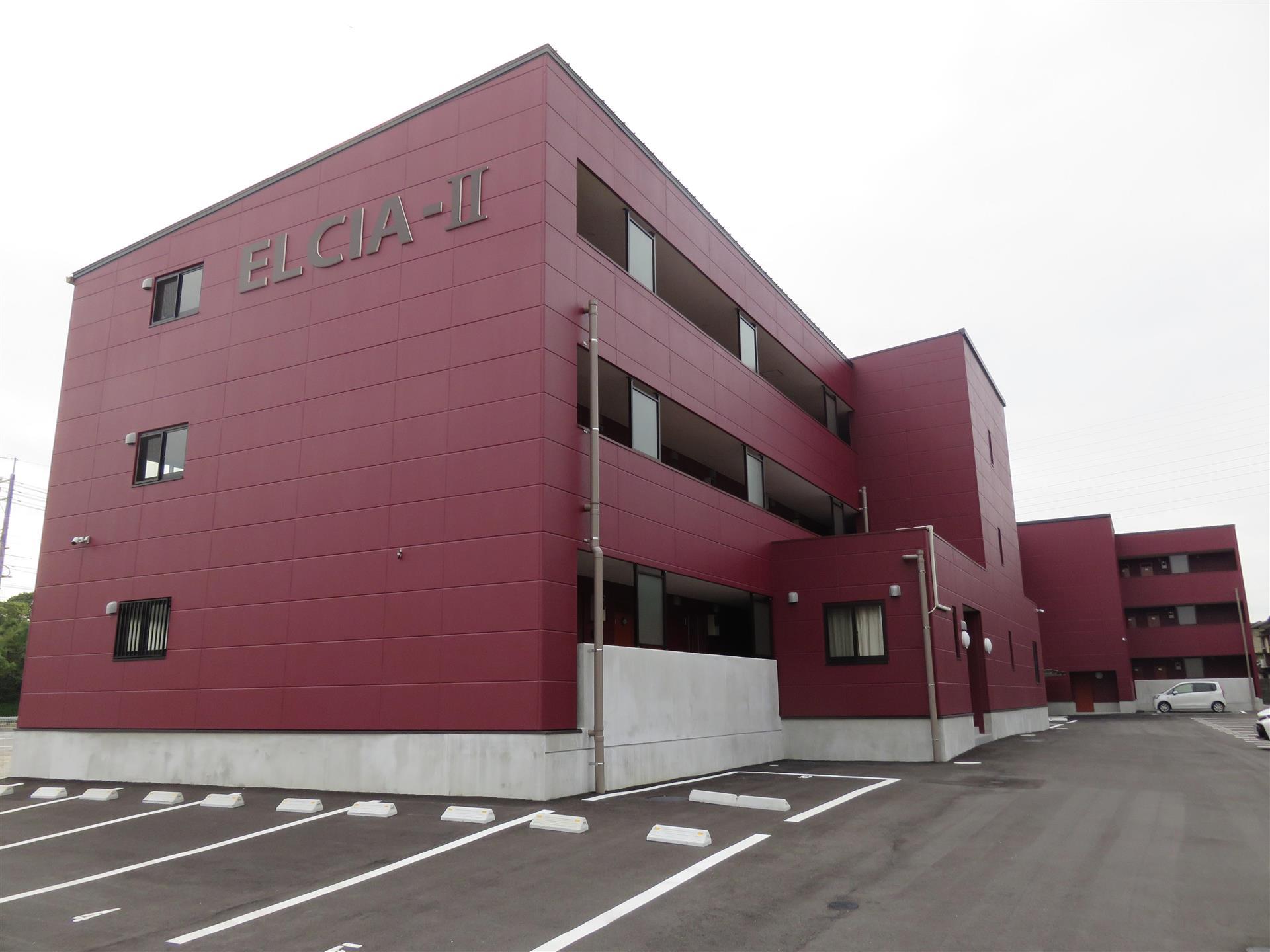 長府駅より徒歩10分 築7年11ヶ月 3階建の賃貸物件