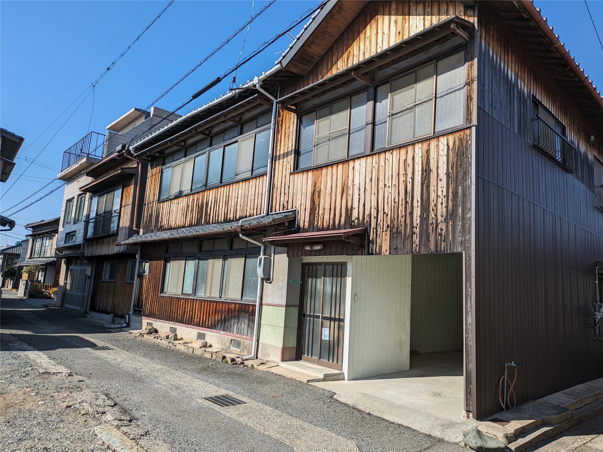 安岡駅より徒歩4分 築74年10ヶ月 2階建の賃貸物件