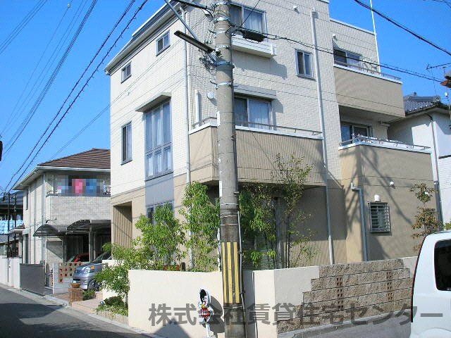 和歌山市駅よりバス12分 徒歩5分 築21年 3階建の賃貸物件