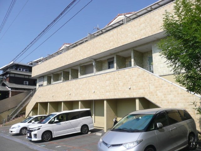 和歌山駅よりバス38分 徒歩4分 築16年10ヶ月 2階建の賃貸物件