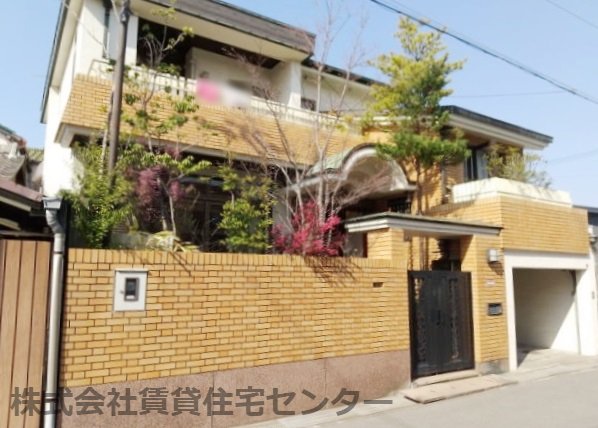 和歌山市駅より徒歩14分 築41年10ヶ月 2階建の賃貸物件