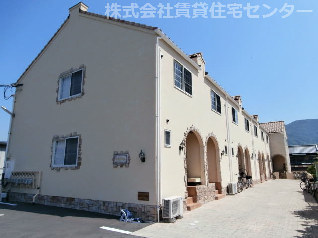 粉河駅より徒歩9分 築20年8ヶ月 2階建の賃貸物件