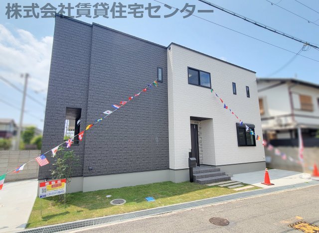 和歌山駅よりバス31分 徒歩3分 築1年1ヶ月 2階建の賃貸物件