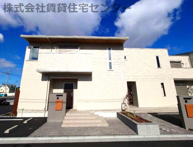 和歌山市駅よりバス24分 徒歩3分 築3年7ヶ月 2階建の賃貸物件