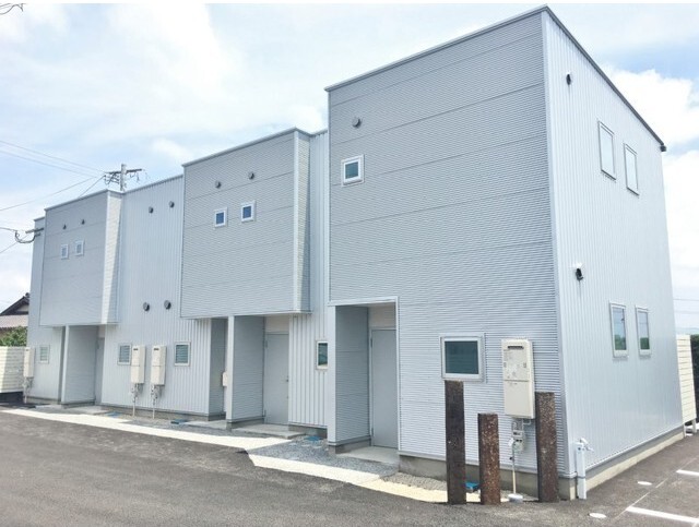 弥生が丘駅より徒歩9分 築8年10ヶ月 2階建の賃貸物件