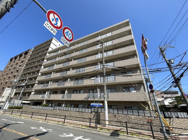 江坂駅より徒歩9分 築30年7ヶ月 7階建の賃貸物件