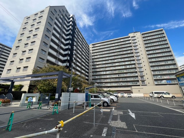 東三国駅より徒歩8分 築42年11ヶ月 15階建の賃貸物件