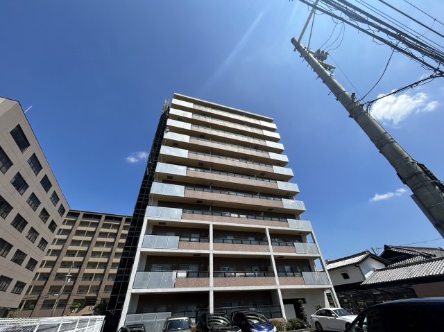 江坂駅より徒歩9分 築26年1ヶ月 11階建の賃貸物件