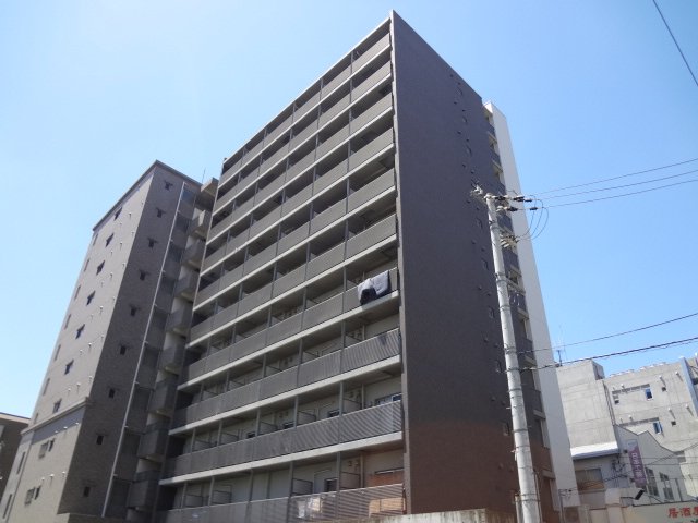 江坂駅より徒歩6分 築19年4ヶ月 11階建の賃貸物件