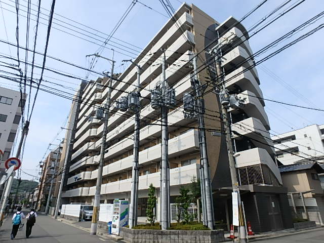 江坂駅より徒歩9分 築17年 12階建の賃貸物件