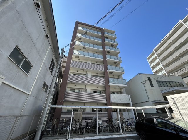 江坂駅より徒歩13分 築10年4ヶ月 8階建の賃貸物件