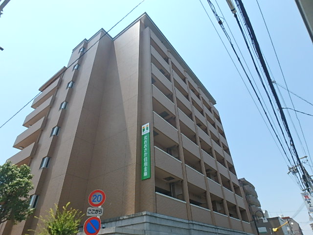 江坂駅より徒歩15分 築17年10ヶ月 8階建の賃貸物件