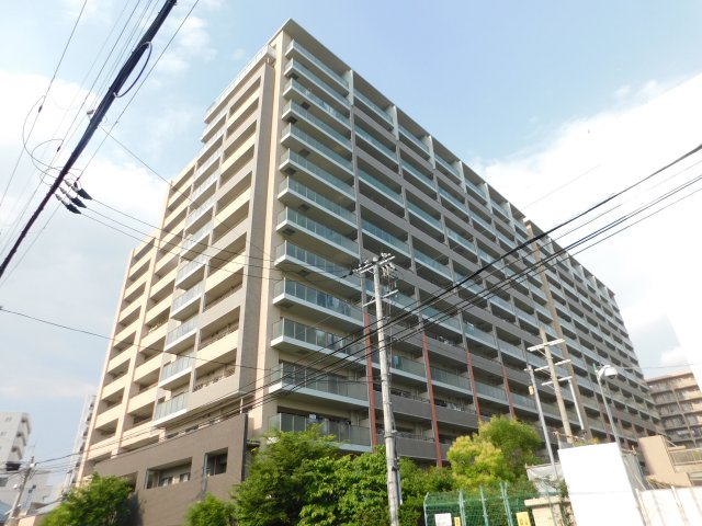 江坂駅より徒歩8分 築19年3ヶ月 15階建の賃貸物件